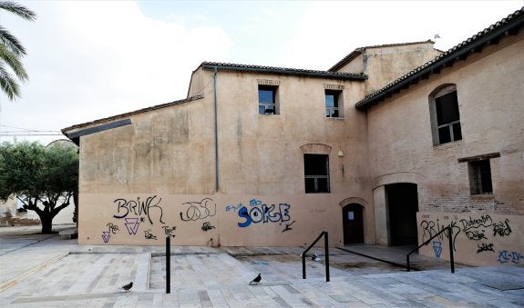 El parque de Marxalenes, el más completo de Valencia, se arruina