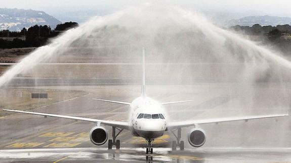 El aeropuerto de Valencia creció un 20 % en abril y alcanzó los 561.842 pasajeros