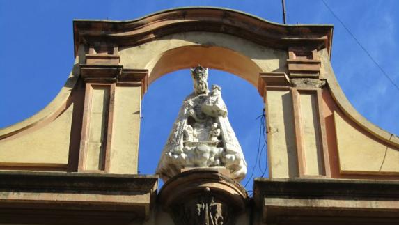 Imágenes 'escondidas' de la Virgen de los Desamparados en Valencia