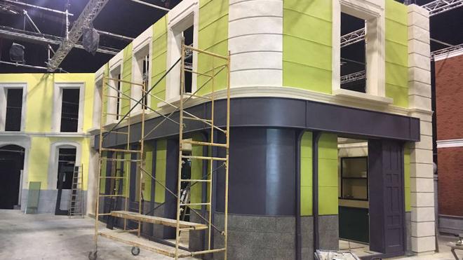 'Acacias 38' presenta sus nuevos estudios y retoma las grabaciones en su emblemática calle