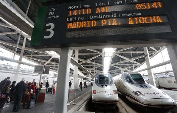 El AVE Valencia-Madrid roza ya el número de viajeros de la conexión con Sevilla