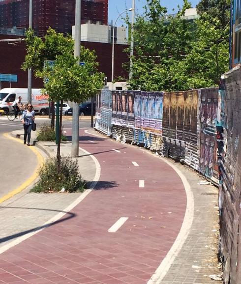 El Ayuntamiento ampliará el espacio para el carril bici de una esquina de Tarongers