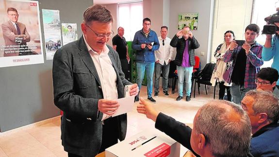 Pedro Sánchez arrasa en la Comunitat y Ximo Puig sufre un varapalo sin precedentes