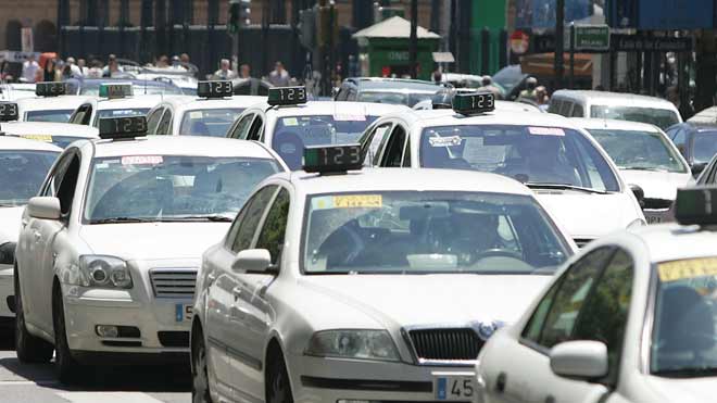 Los taxistas valencianos pararán hoy de 12 a 14 horas