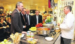 Los políticos aprenden los secretos de la pasta