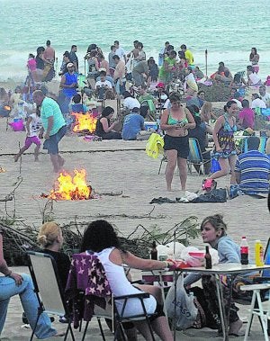 Sant Joan 'ilumina' la costa