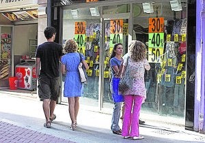 El comercio se adelanta a las rebajas con ofertas agresivas y descuentos